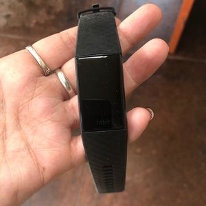 Fitbit Charge 4